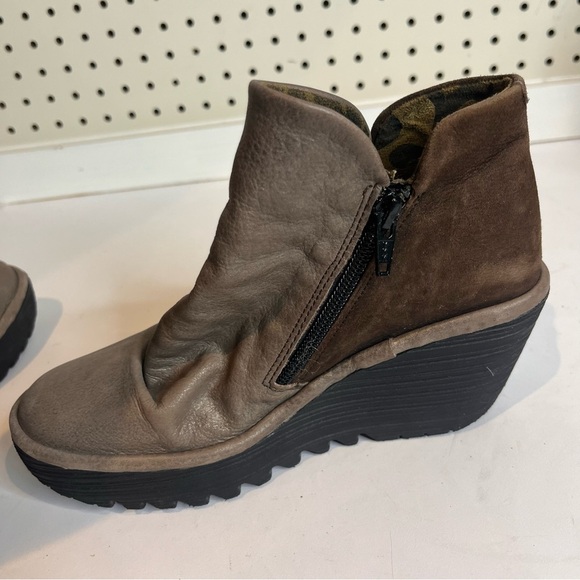 FLY London | Yip Boot - Picture 6 of 8